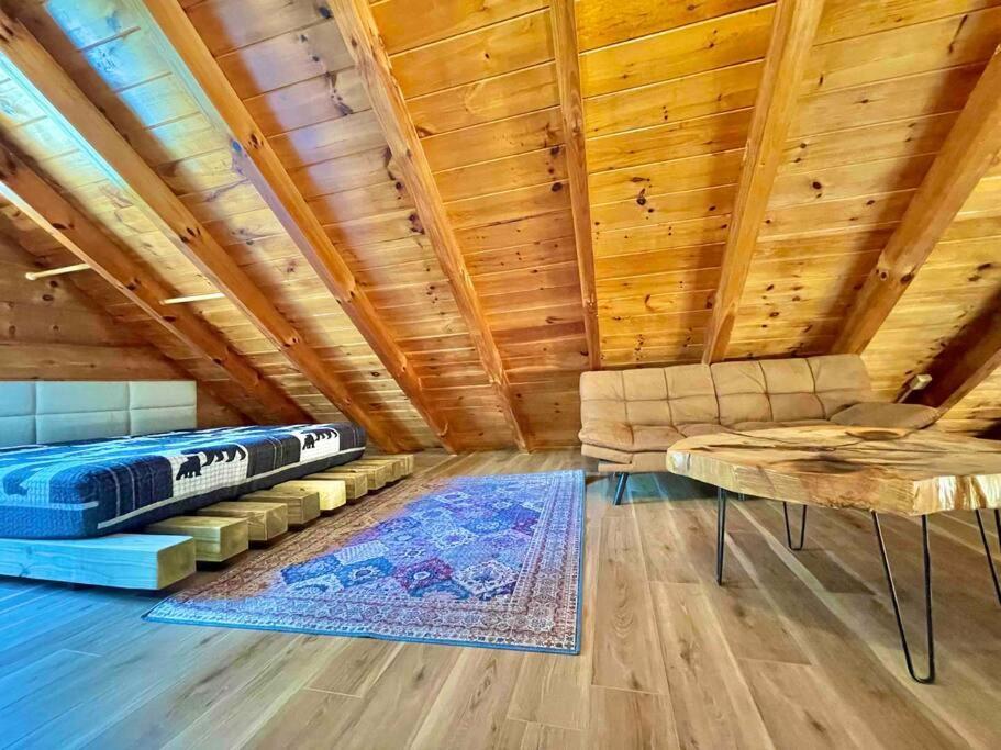 Modern Lake Side Nest• Hotub Fenced Yard King Beds Севьервилл Экстерьер фото