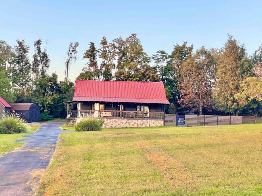 Modern Lake Side Nest• Hotub Fenced Yard King Beds Севьервилл Экстерьер фото